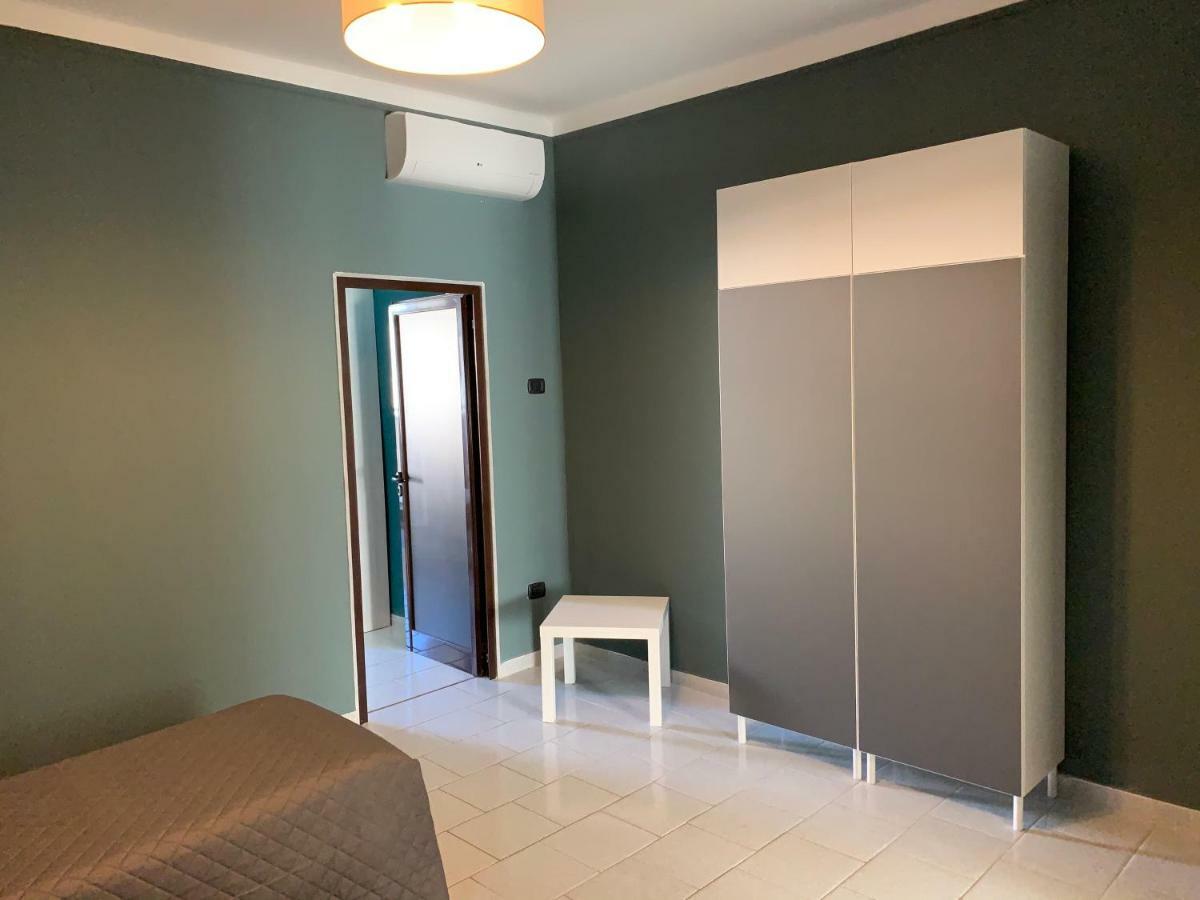 Skandivi Appartement Bari Buitenkant foto